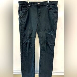 Cooper River Black Distressed Jeans